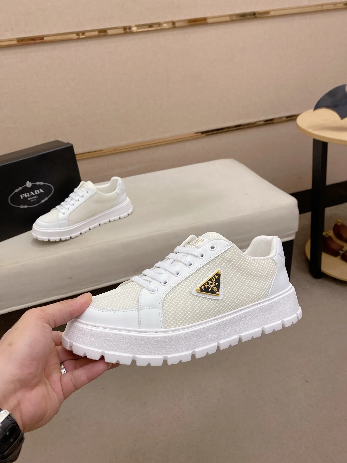 Men's men's shoes💰: 440💰[Prada～Prada] Trendy new styles are on the market. Same style as the official website. Counter quality. Original version. [Strong] [Strong] Imported selected first-layer cowhide. Comfortable and breathable sheepskin lining, fine workmanship, upper layer made of 100% pure cowhide, original last shape, comfortable on the feet, shoe sizes 38 to 44